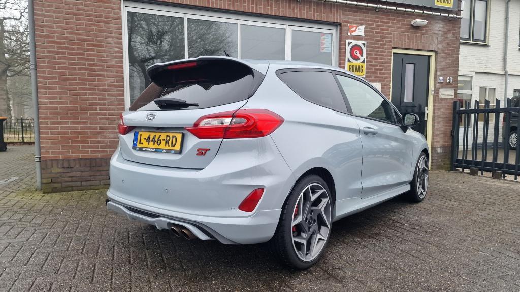 Ford Fiesta 1.5 EcoB. ST-3, Panoramadak, 200 PK, Verwarming, Auto's, Ford, Gebruikt, Bedrijf, Handgeschakeld, 17 km/l