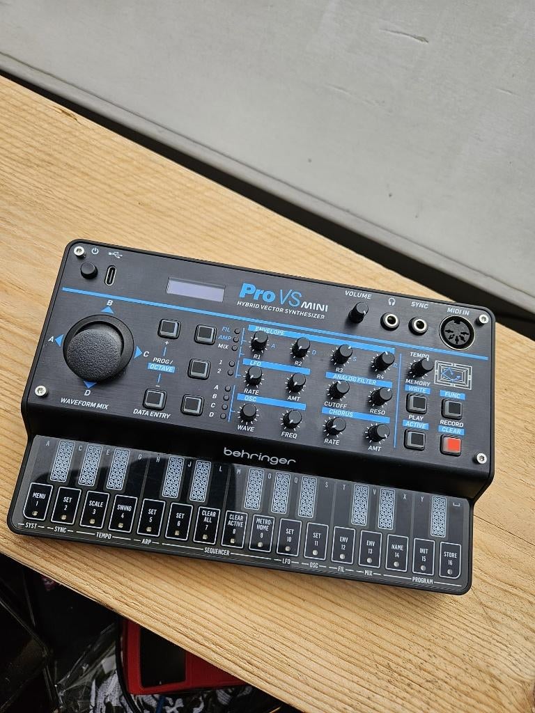 Behringer pro vs, Muziek en Instrumenten, Overige merken, Zo goed als nieuw, Met midi-aansluiting, Overige aantallen