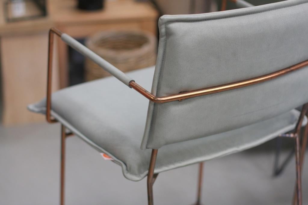 2 luxe barstoel Norman Jess metaal koper leer lichtblauw, Ophalen, Met voetsteun, 60 tot 90 cm, Zo goed als nieuw