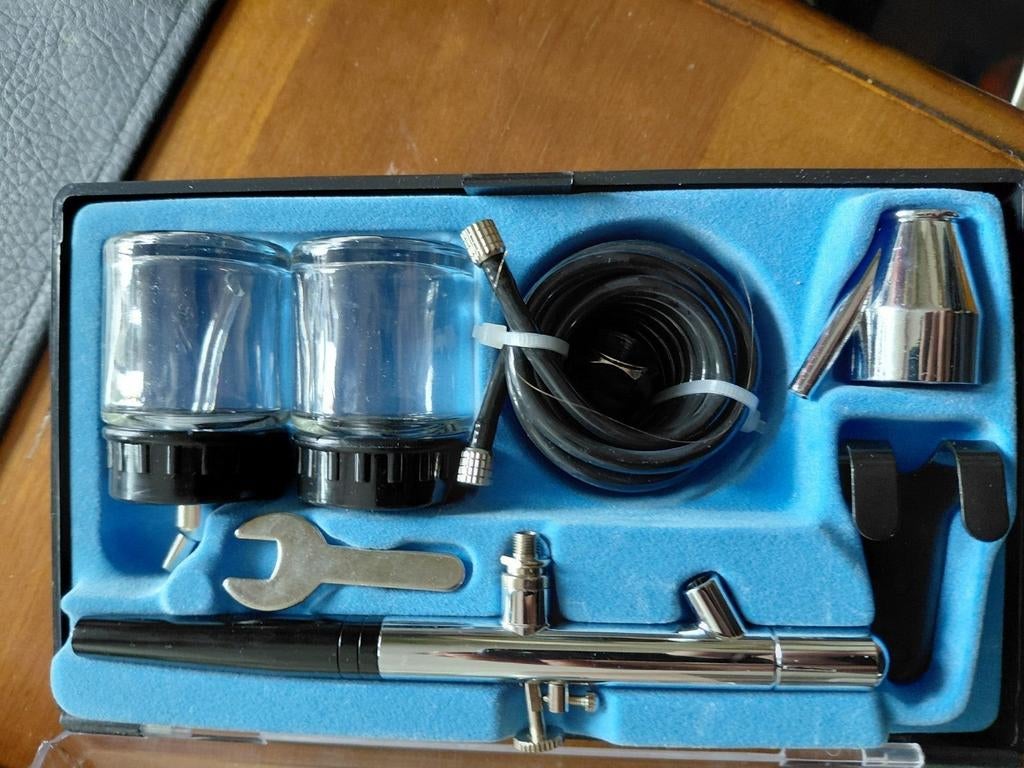 Airbrush set met accessoires - Zo goed als nieuw, Ophalen of Verzenden, Zo goed als nieuw, Airbrush en Toebehoren