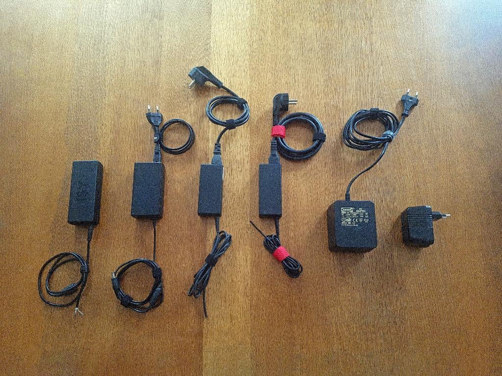 Laptop opladers en externe voedingen, Ophalen of Verzenden, Zo goed als nieuw