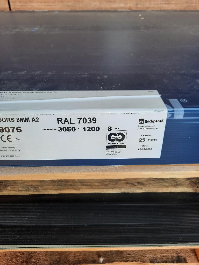 Nieuwe Rockpanel Kwartsgrijs panelen aan spotprijs €185, Doe-het-zelf en Verbouw, Platen en Panelen, Ophalen of Verzenden, Nieuw