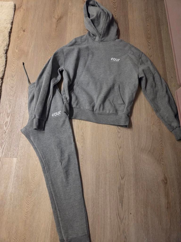 FOUR amsterdam pak s, Ophalen of Verzenden, Zo goed als nieuw