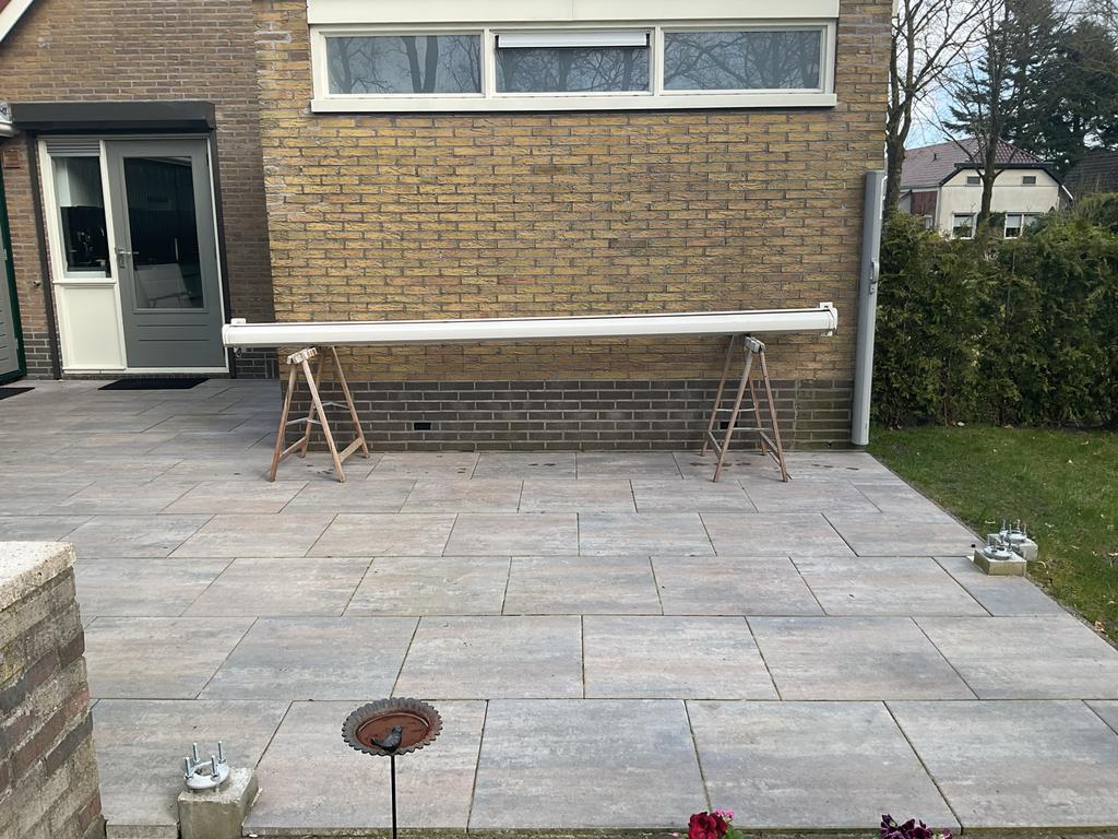 Knikarmscherm 3,6 mtr geel doek handbediening, Gebruikt, Ophalen of Verzenden, 150 tot 300 cm, 250 cm tot 450 cm