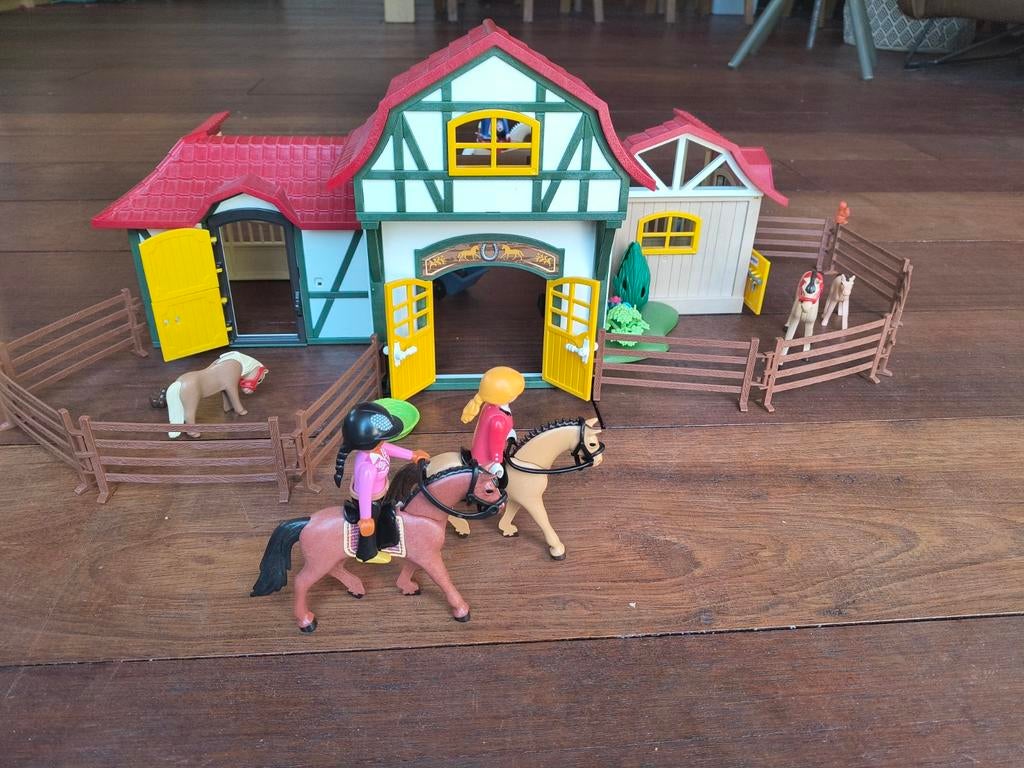 Grote paarden manege playmobil, Ophalen of Verzenden, Zo goed als nieuw