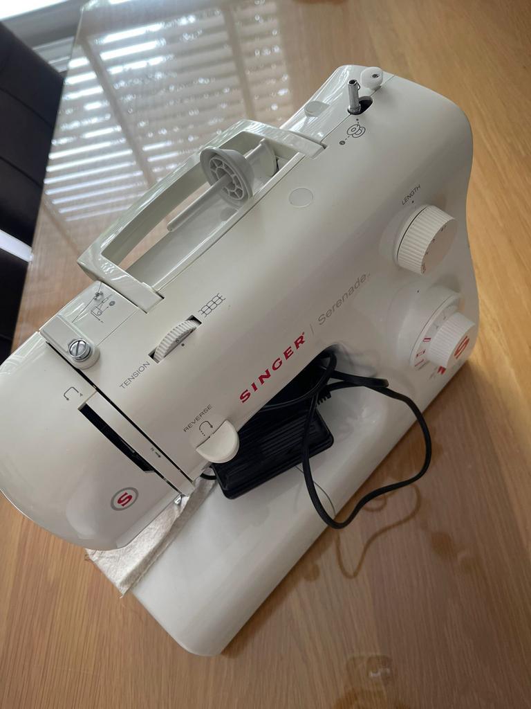 Singer Serenade naaimachine, Ophalen, Gebruikt, Naaimachine, Singer