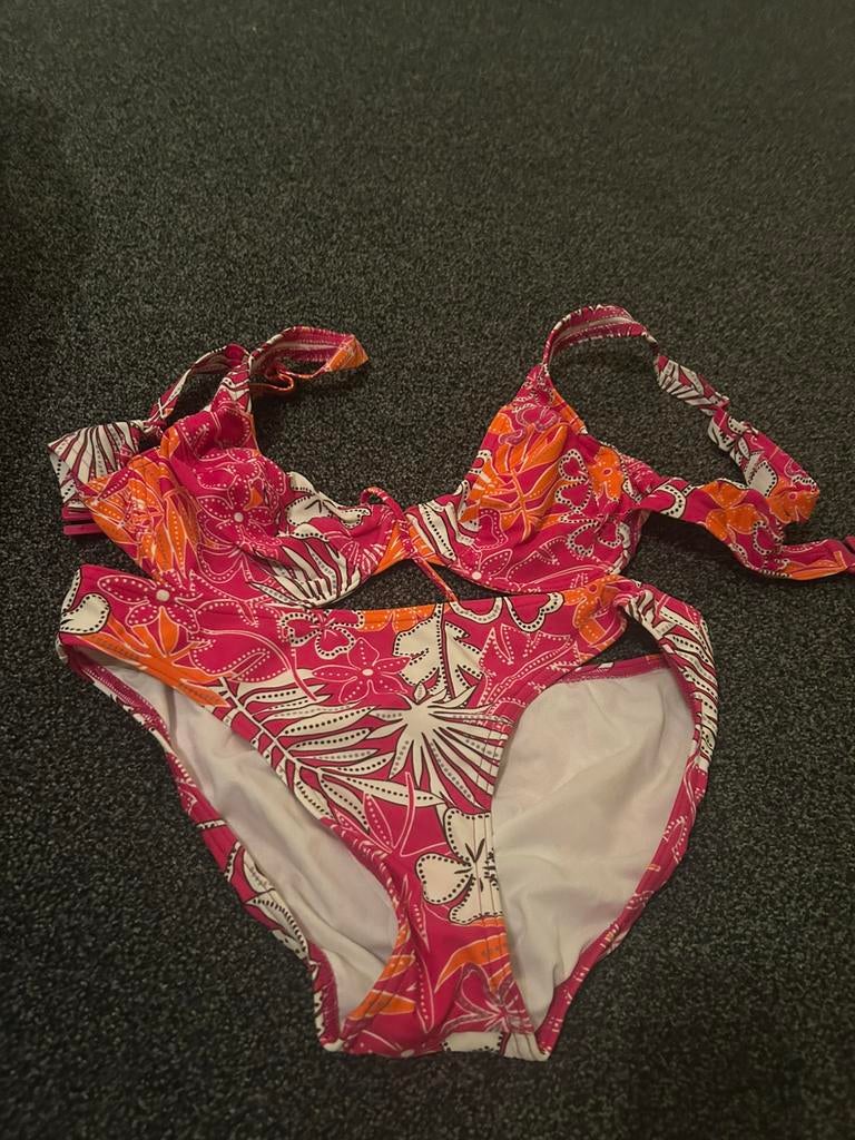 Bikini esprit, Ophalen, Zo goed als nieuw, Bikini