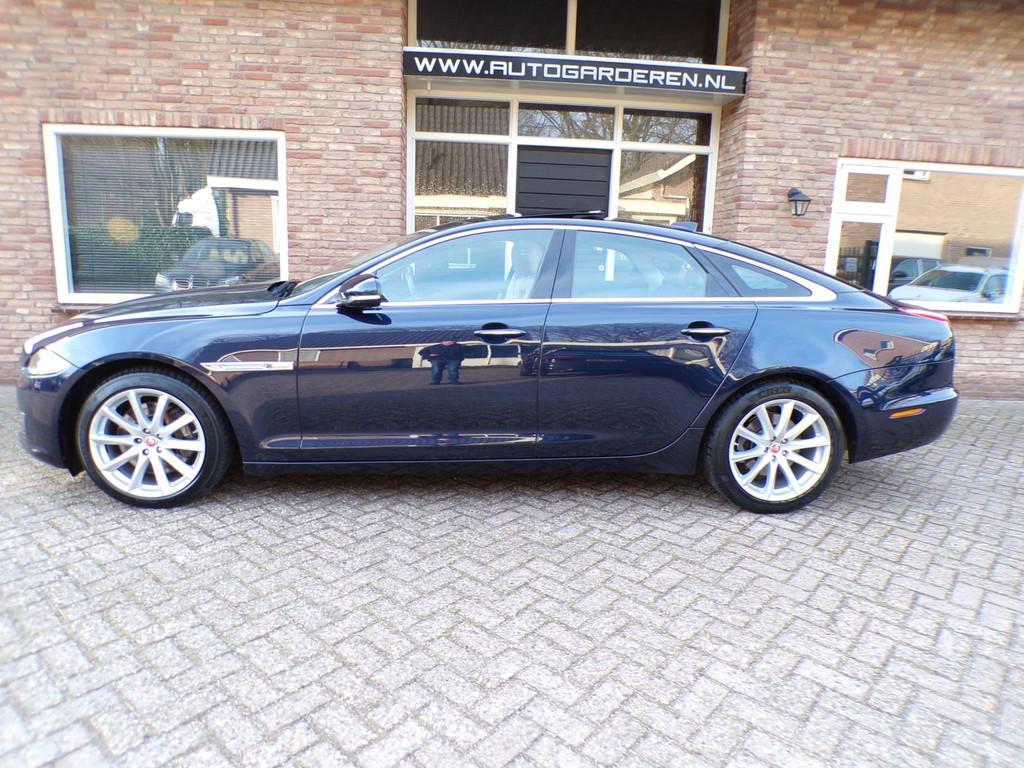 Jaguar XJ 3.0 D Premium Luxury Automaat / Leder / Panoramada, Automaat, Achterwielaandrijving, Gebruikt, 2993 cc