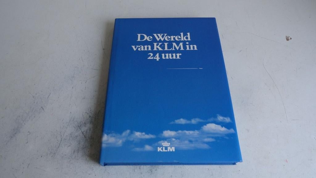 De wereld van KLM in 24 uur boek met mooie fotoos 1989, Ophalen of Verzenden