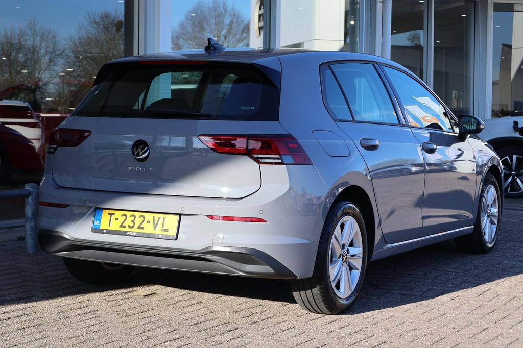 Volkswagen Golf 1.0 TSI 110pk Life | Navi | PDC | Camera | A, Auto's, Volkswagen, Voorwielaandrijving, 12 maanden, Stof, Gebruikt
