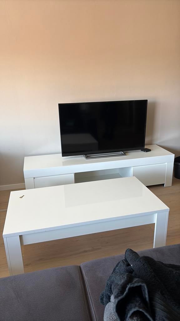 Gratis af te halen: Salontafel, eettafel 200 cm en tv meubel, Ophalen of Verzenden
