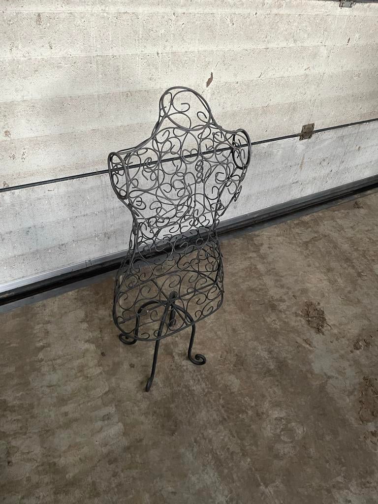 Decoratieve paspop van metaal, Ophalen, Gebruikt, Zwart, Metaal