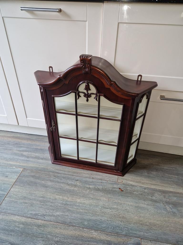 Vitrinekast notenhout, Ophalen, Gebruikt, 50 tot 100 cm, Minder dan 100 cm