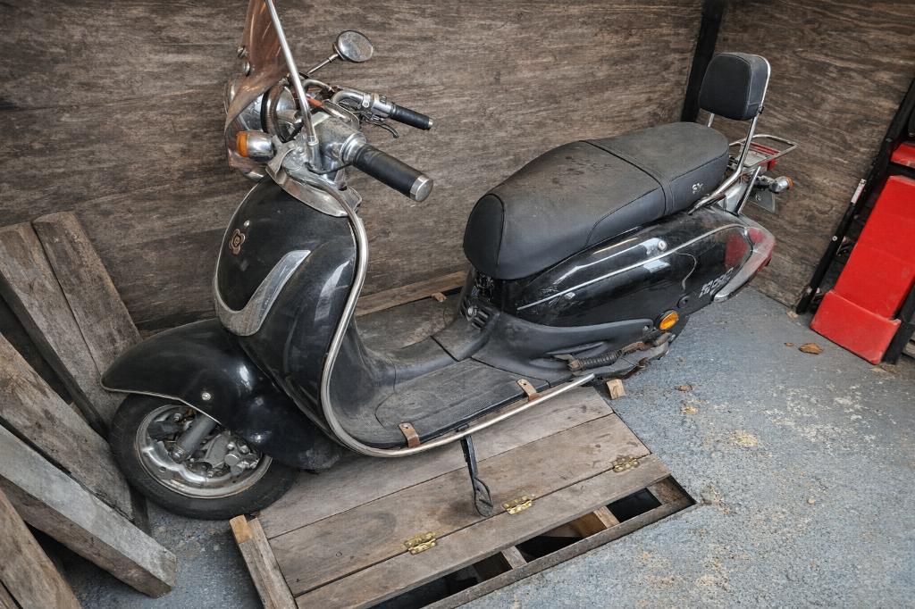 AGM Scooter V641 (03-03-2011) – Opknapper, Ophalen, Gebruikt, Overige typen, Overige merken