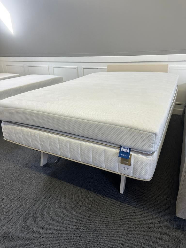 Auping Inizo matras 140x200 firm Nu €575 euro, Nieuw, Twijfelaar, Matras, 200 cm