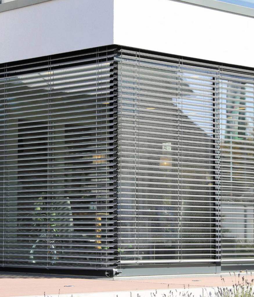 Te koop: Elektrische aluminium Buitenzonwering Eurosun Somfy, Doe-het-zelf en Verbouw, Rolluiken, Zo goed als nieuw, 150 tot 200 cm