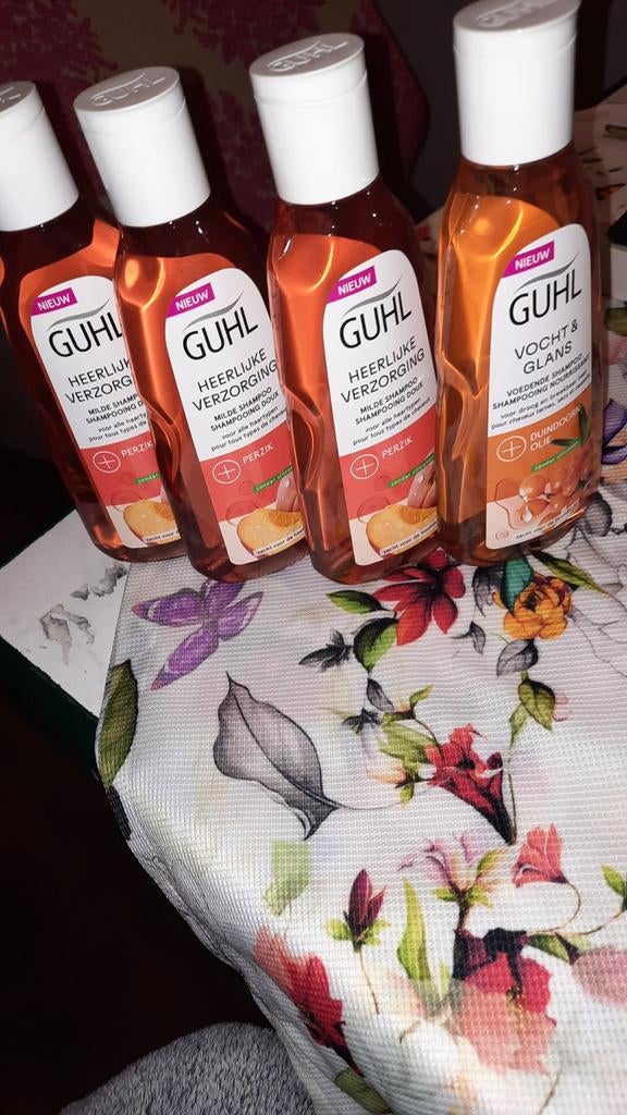 Guhl Shampoo - Heerlijke Verzorging & Vocht & Glans, Ophalen of Verzenden, Nieuw, Shampoo of Conditioner