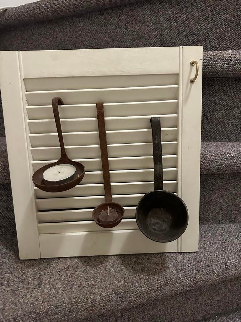 T.k wanddecoratie. Brocante. Louvre deurtje met deco lepels, Ophalen of Verzenden, Gebruikt