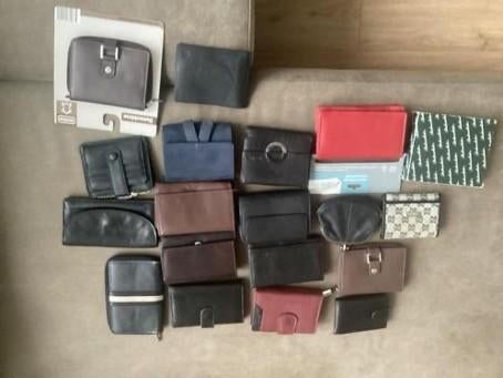 Diverse portemonnees, Sieraden, Tassen en Uiterlijk, Portemonnees, Ophalen of Verzenden, Zo goed als nieuw, Overige kleuren, Overige merken