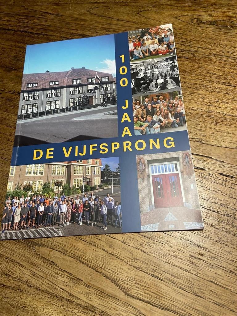100 Jaar De Vijfsprong Jubileumboek, Ophalen of Verzenden, 20e eeuw of later, Zo goed als nieuw, Onbekend