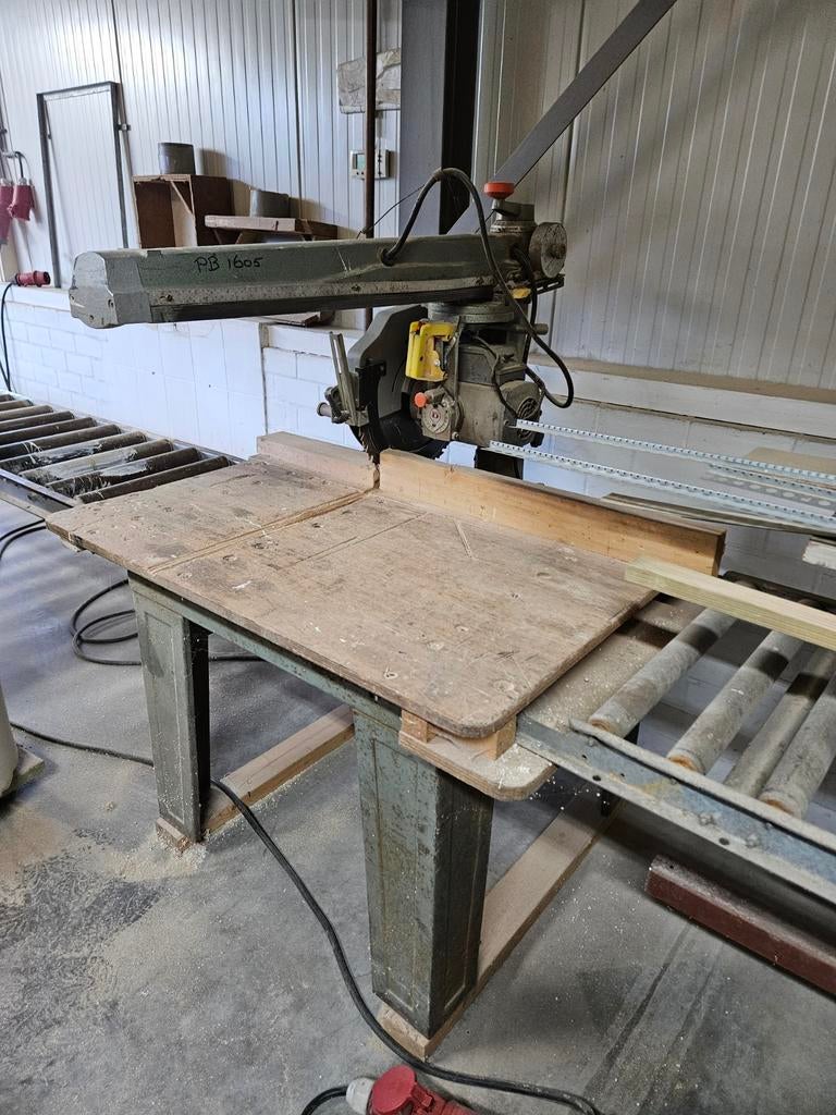 Afkortzaag / radiaalzaag Dewalt met roltafel, Ophalen, Gebruikt, Afkortzaag