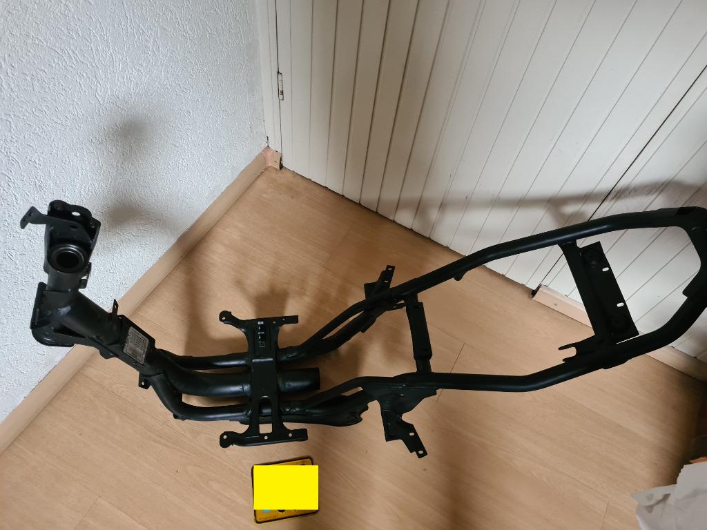 Aprilia SR factory frame met geel kenteken SR50 onderdelen, Aprilia, SR, Frame, Gebruikt