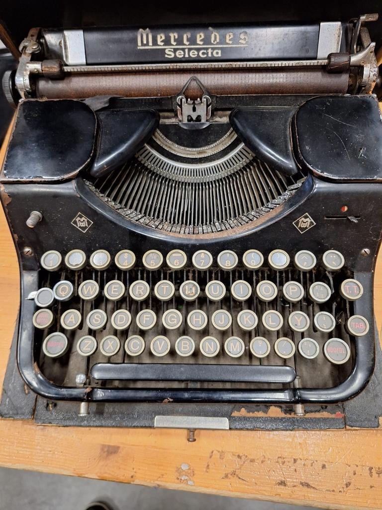 Mercedes selecta typemachine 1930., Ophalen