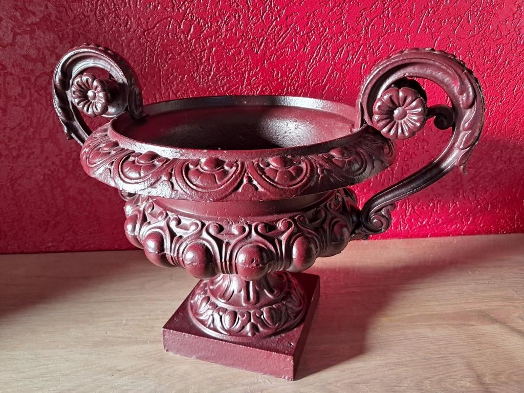 Prachtige klassieke gietijzeren tuinvaas., Ophalen, Overige materialen, 40 cm of meer, Zo goed als nieuw