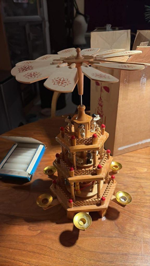 houten carrousel carousel met doosje klaarsjes, Ophalen of Verzenden, Zo goed als nieuw