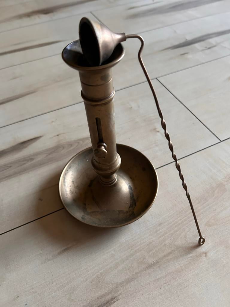 Antieke messing kaarsenhouder met dover, Antiek en Kunst, Ophalen of Verzenden