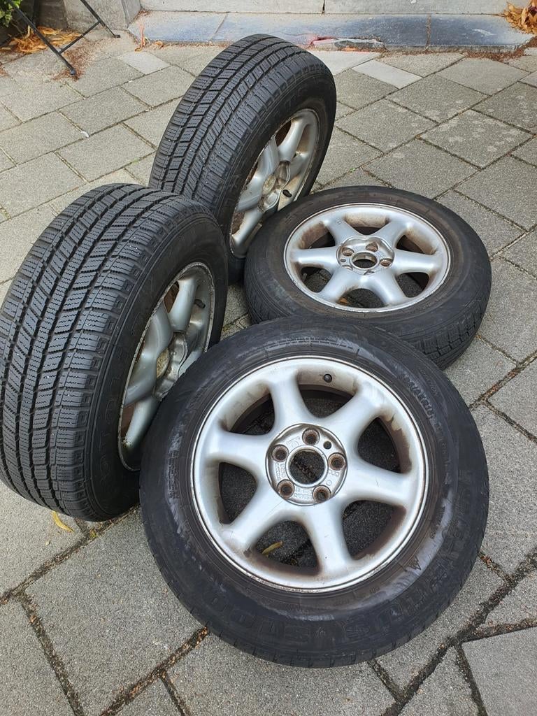 Volvo 15 inch velgen met oude 195/65 winterbanden, Auto-onderdelen, Ophanging en Onderstel, Volvo, Ophalen