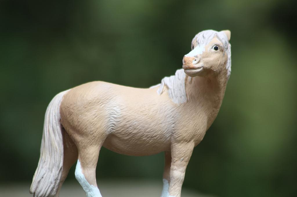 Custom Emily Schleich, Verzamelen, Dierenverzamelingen, Ophalen of Verzenden, Zo goed als nieuw, Paard, Beeldje of Figuurtje