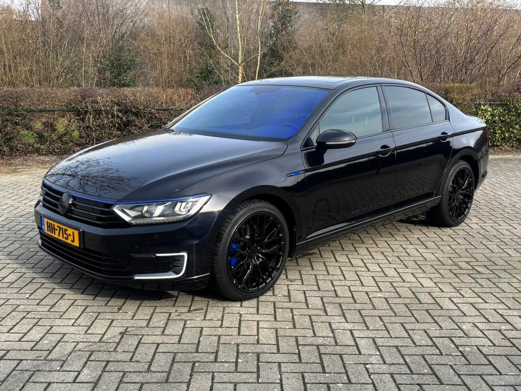 Volkswagen Passat 1.4 TSI 160KW GTE Phev Dsg6 2015 Zwart, Auto's, Volkswagen, 156 pk, 1622 kg, Alcantara, Zwart