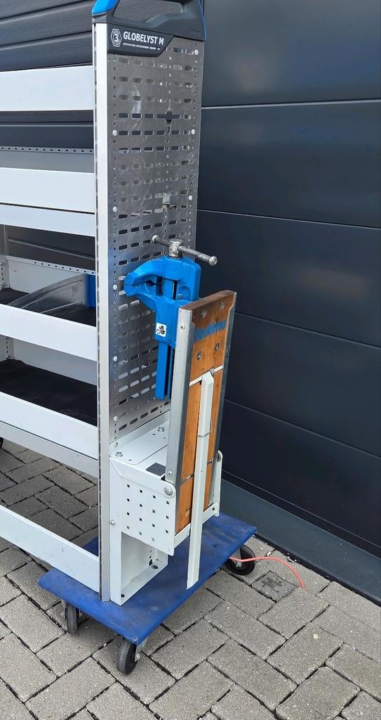 Sortimo 120mm bankschroef uitklapsysteem bus, Ophalen