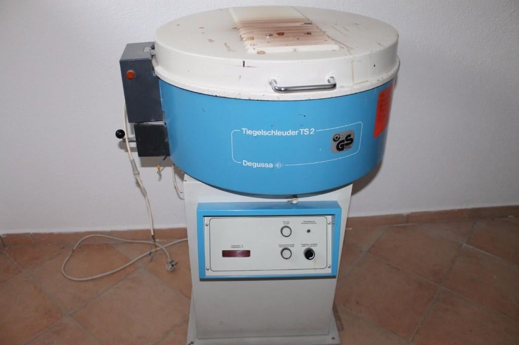 Tandtechniek, zoek naar gietapparatuur, Degussa en Heraeus, Ophalen of Verzenden, Gebruikt