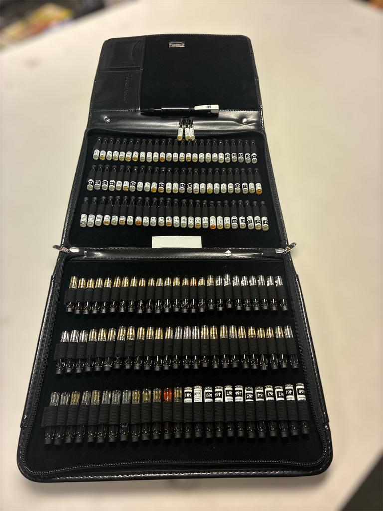 Tas met geurmonsters, Onbekend, Ophalen of Verzenden, Zo goed als nieuw, Onbekend