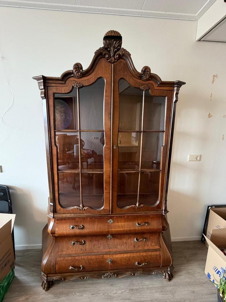 Barok wortelnotenhouten vitrinekast, Antiek en Kunst, Ophalen