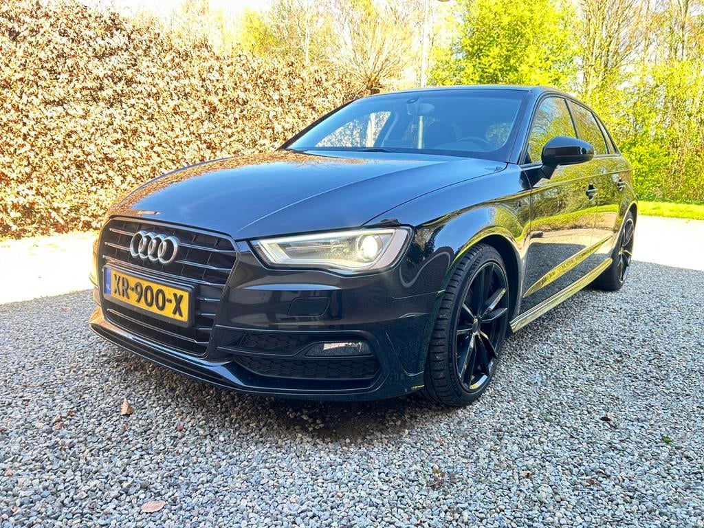 Audi A3 2015 2.0 TDI S-line Apple/Android Carplay, Auto's, Audi, Particulier, Diesel, Hatchback, Geïmporteerd, Zwart, Ophalen
