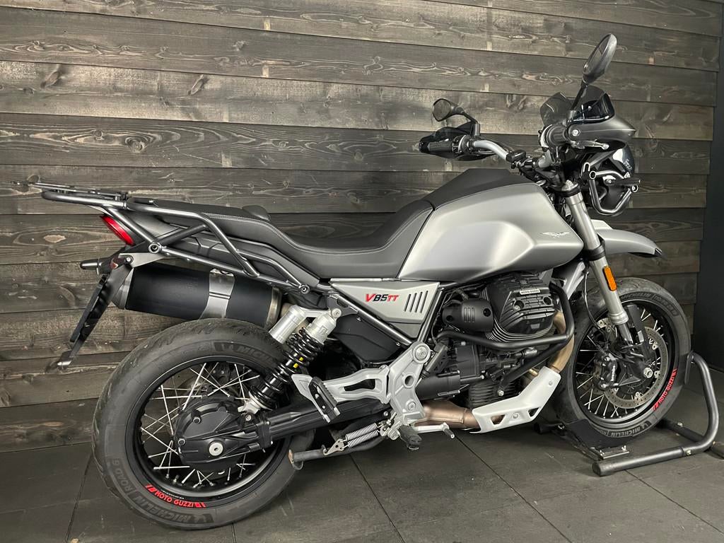 Moto Guzzi V85 TT GRIGIO ATACAMA (bj 2019) - foto 2
