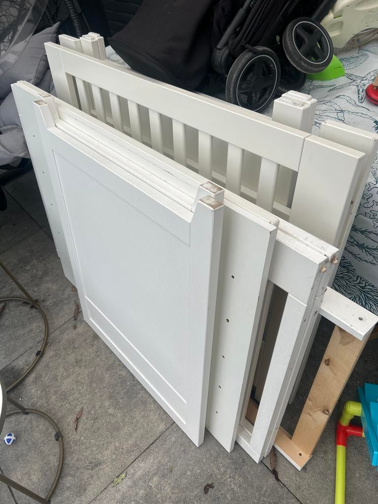 Wit ledikant voor baby of peuter met matras, Kinderen en Baby's, Babywiegjes en Ledikanten, Ophalen, Gebruikt, Ledikant