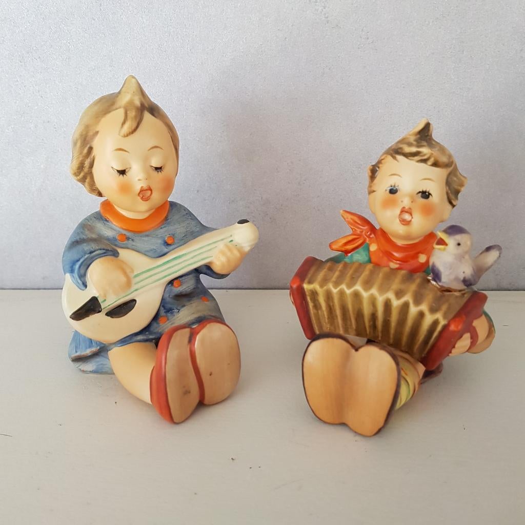 Hummel Beeldjes Muzikantjes - Gitaar en Accordeon, Ophalen of Verzenden