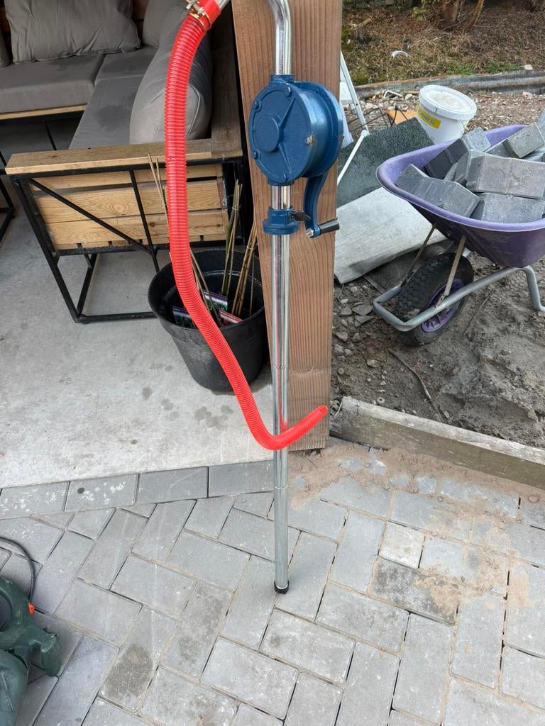 Handpomp voor diesel, Doe-het-zelf en Verbouw, Compressors, 100 liter of meer, Ophalen of Verzenden, Gebruikt, Minder dan 200 liter/min