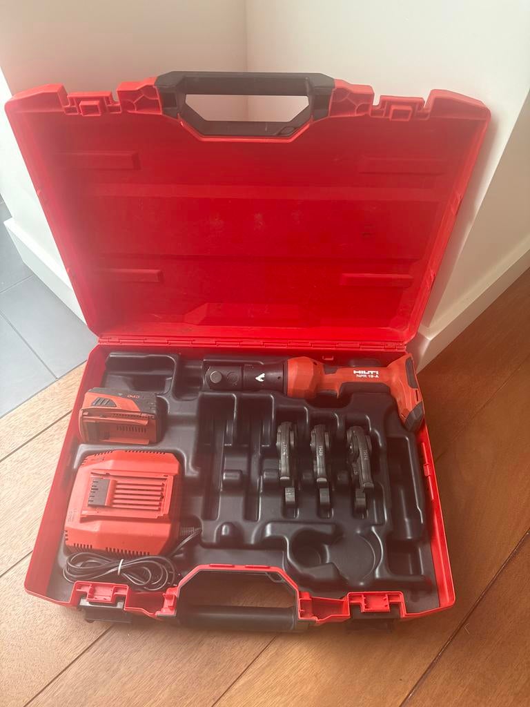 Hilti persmachine/perstang NPR 019 IE-A22 met TH persbekken, Doe-het-zelf en Verbouw, Gereedschap | Handgereedschap, Gebruikt