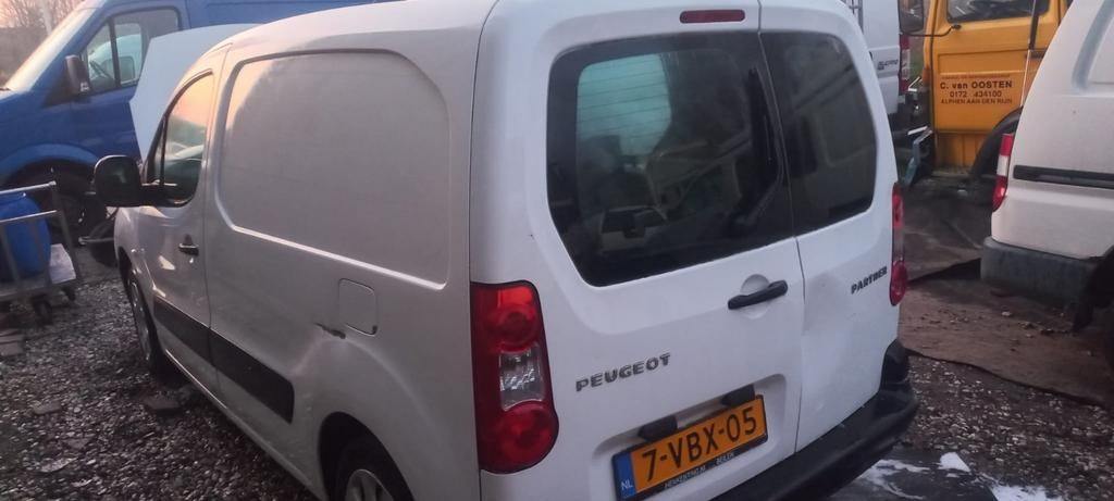 Peugeot partmer diesel alen voor export prijs 950e, Auto's, Bestelauto's, Bedrijf, Te koop