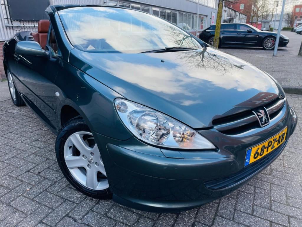 Peugeot 307 CC 2.0-16V KLIMATRONIC LEDER NETTE STAAT, Voorwielaandrijving, Gebruikt, Electronic Stability Program (ESP), 4 cilinders
