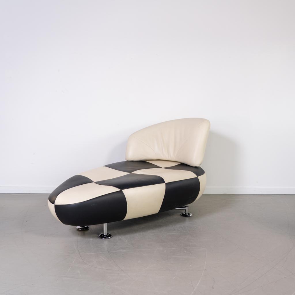 1x Leolux Kikko Chaise Longue Wit/Zwart Leer - Geblokt, Niet ingevuld, Gebruikt, Eenpersoons, 150 tot 200 cm