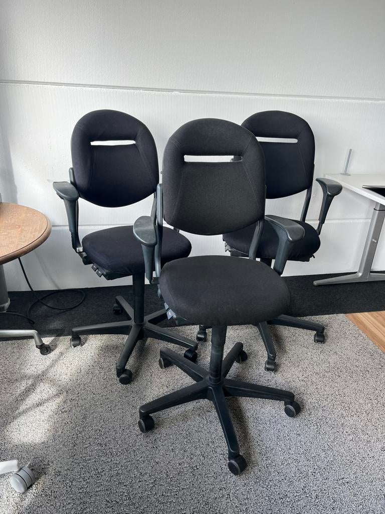 3x Ahrend 220 bureaustoel gebruikt, Prijs per stuk, Ophalen, Gebruikt, Geen, Zwart