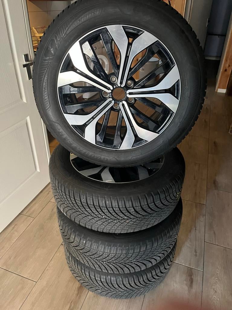 Renault Espace/austral Nieuwe banden /velgen (300 km, Auto-onderdelen, Banden en Velgen, 18 inch, Gebruikt, Banden en Velgen, Ophalen of Verzenden