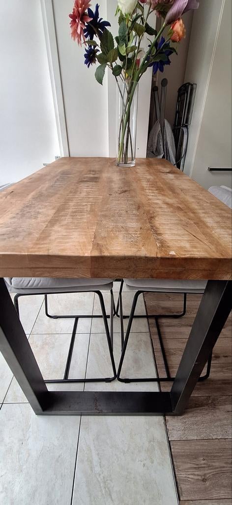 Bartafel mangohout inclusief 2 barstoelen van de Troubadour, Ophalen of Verzenden, Zo goed als nieuw