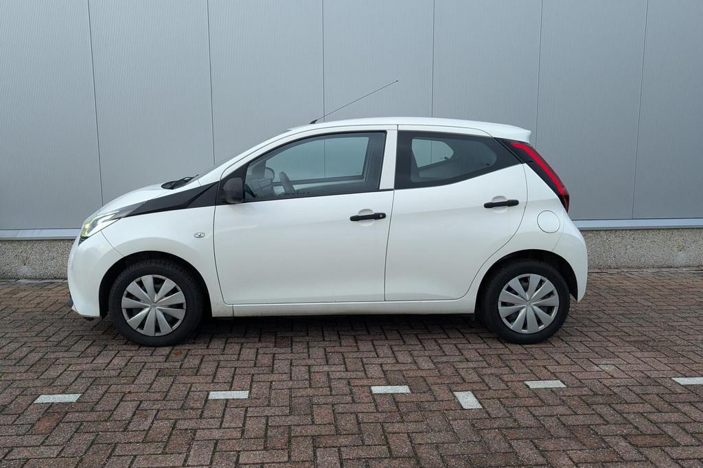 Toyota Aygo 1.0 VVT-i x-fun |Telefoonbediening op stuur| 4 S, Voorwielaandrijving, Stof, Gebruikt, Euro 6